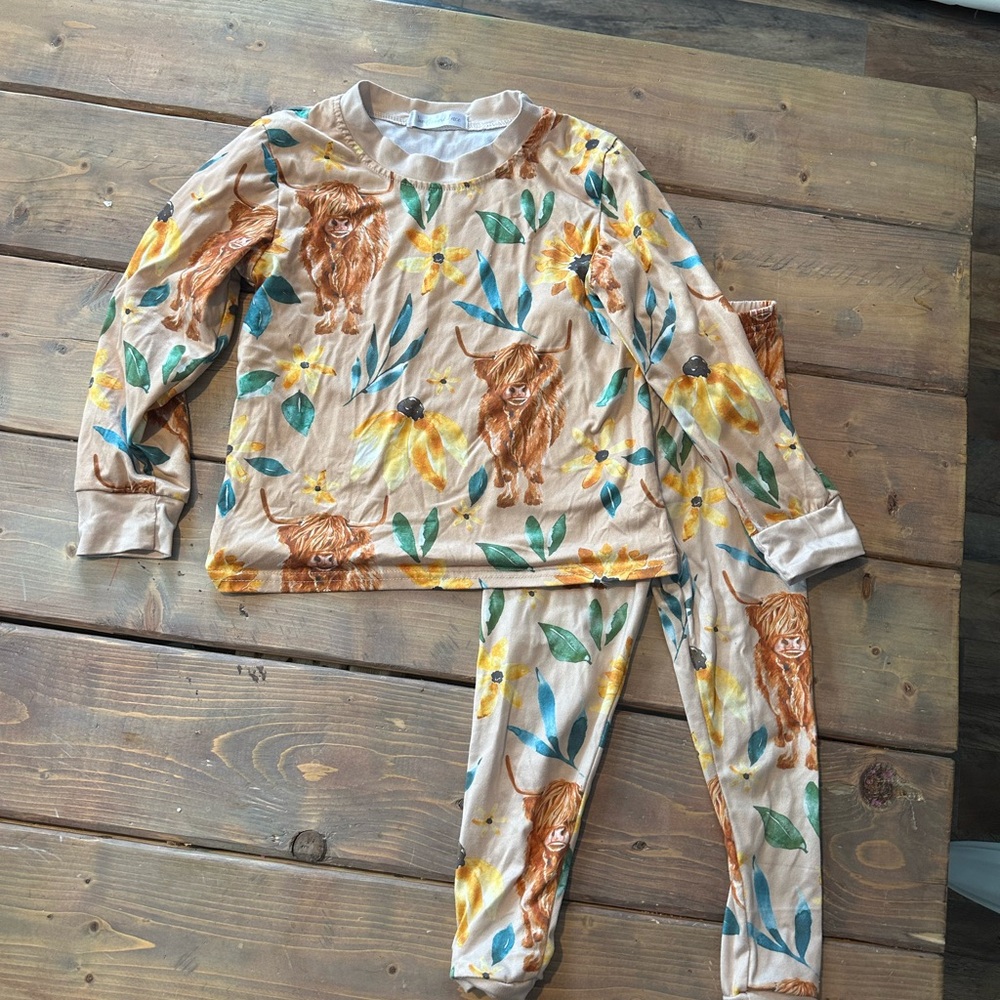 Kids Pajamas with highlander cow Print - Multicolor